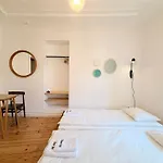 Out Alfama 2e Apartman Lisboa